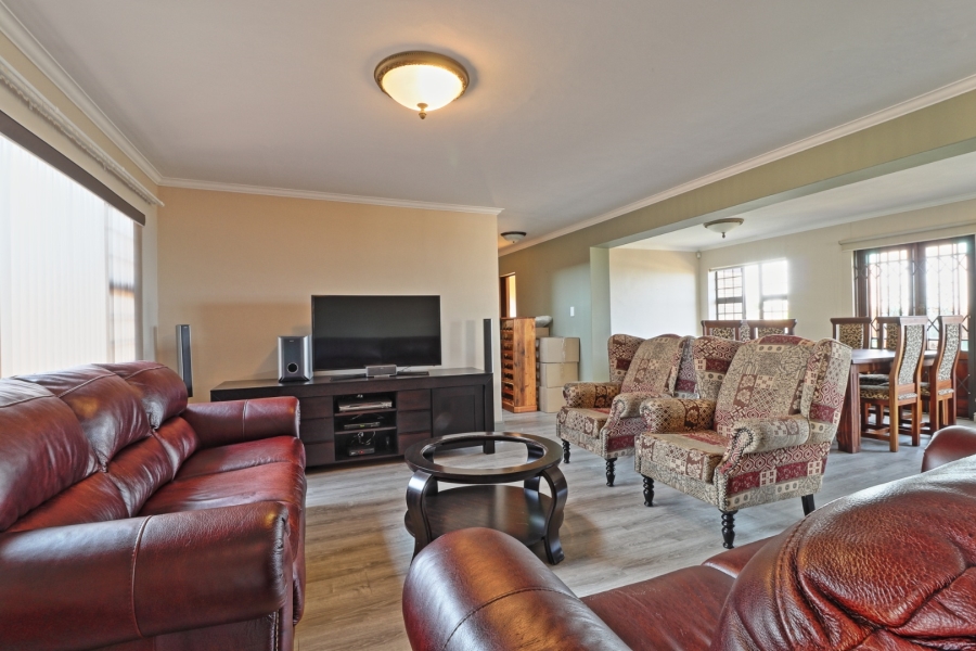 4 Bedroom Property for Sale in Reebok Western Cape